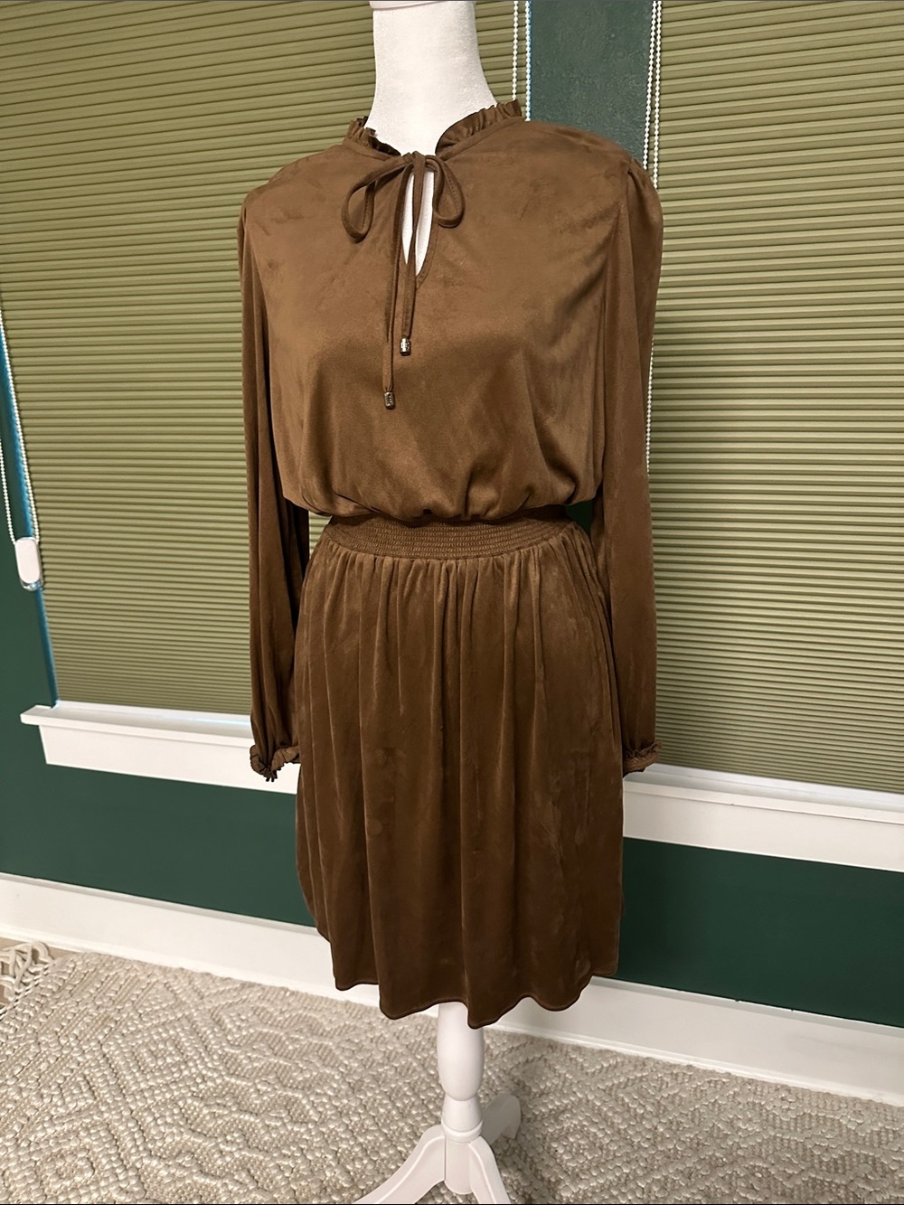 Tommy Hilifigure Long-Sleeve Brown Tie-Neck Dress - Picture 1 of 9